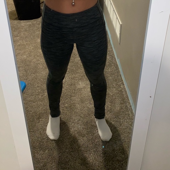 Women’s gray leggings-small - Picture 2 of 4